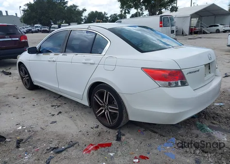 2009 Honda Accord 2.4 Lx-P z USA, uszkodzony, nr VIN 1HGCP26459A082993